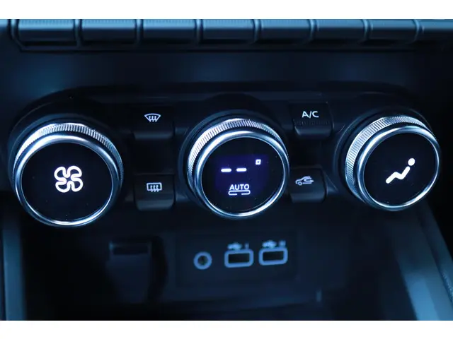 Mitsubishi Colt 1.6 HEV Intense+ 2025 Hybride Benzine 11