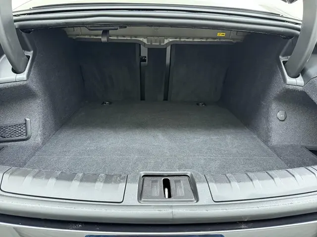 Porsche Taycan Performance 84 kWh 2021 Elektrisch 11