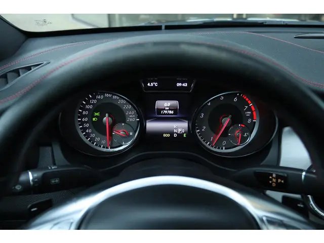 Mercedes-Benz CLA 250 PRESTIGE AMG 2013 Benzine 21