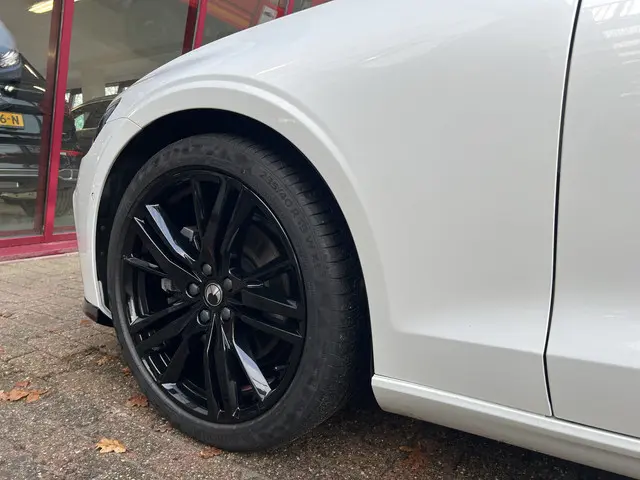 Volvo V60 2.0 B3 Plus Dark 2022 Hybride Benzine 10