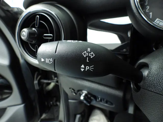 MINI 5-Deurs Cooper 2023 Benzine 22