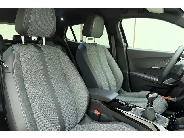 Peugeot 2008 1.2 PureTech 100 Allure 2024 Benzine 14