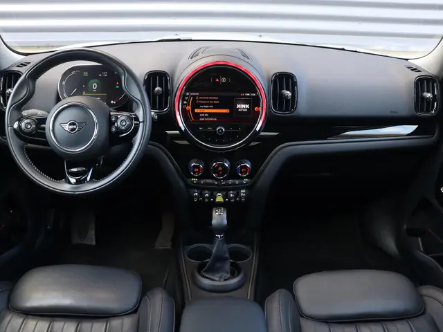 MINI Countryman Cooper S E ALL4 2021 Hybride Benzine 10