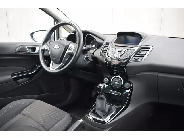 Ford Fiesta 1.0 EcoBoost Titanium 2015 Benzine 2
