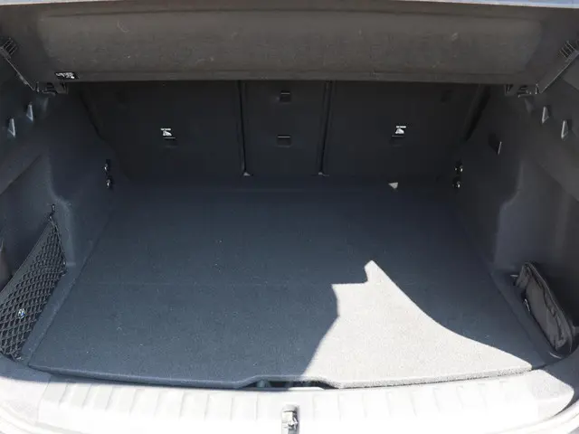 BMW X1 xDrive25e 2023 Hybride Benzine 12