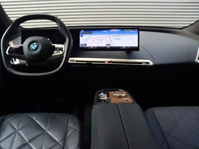BMW iX xDrive40 2021 Elektrisch 11