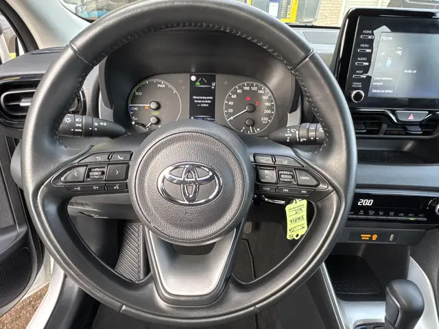 Toyota Yaris 1.5 Hybrid Active 2022 Hybride Benzine 10