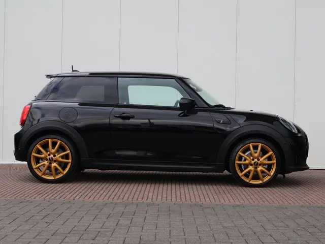 MINI Electric Mini Essential 33 kWh 2021 Elektrisch 4
