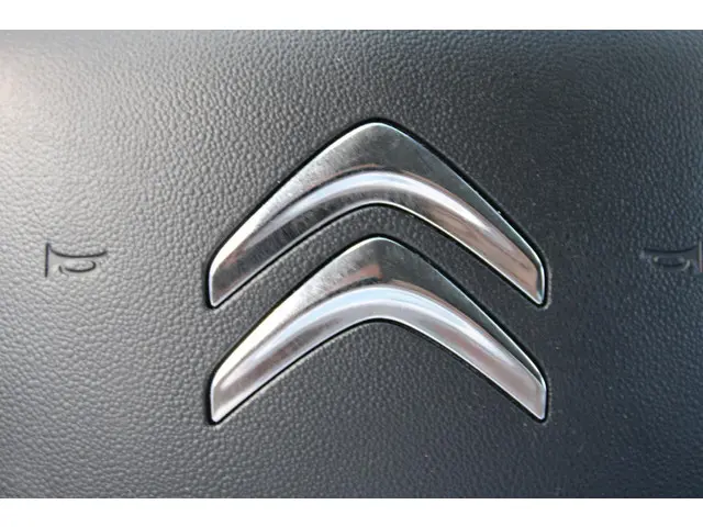 Citroën C3 1.2 PT AUTOMAAT 110 SHINE 2021 Benzine 23