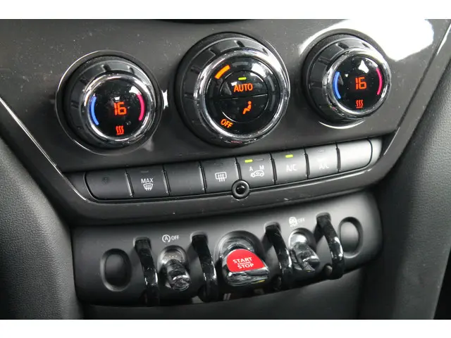 MINI Countryman One Pepper 2017 Benzine 15