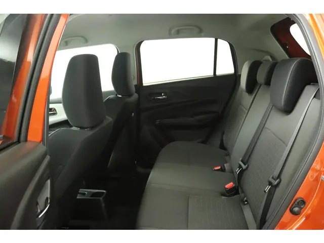 Suzuki Swift 1.2 Style Smart Hybrid 2025 Benzine 18