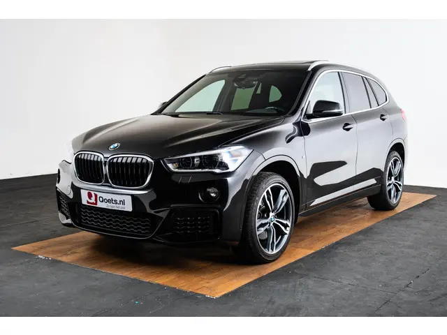 BMW X1 sDrive20i High Executive 2019 Benzine 7