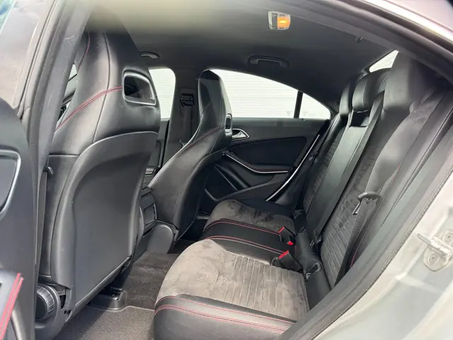 Mercedes-Benz CLA 180 AMG Xenon NAVI 2016 Benzine 17