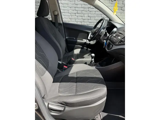Kia Picanto 1.0 CVVT First Edition 2015 Benzine 18