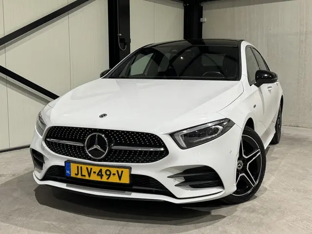 Mercedes-Benz A-Klasse 250 e AMG 2020 Hybride Benzine 33
