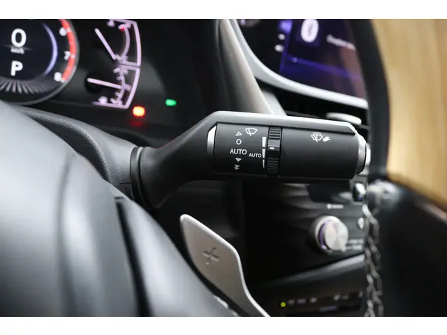 Lexus ES 300h President Line 2020 Hybride Benzine 29