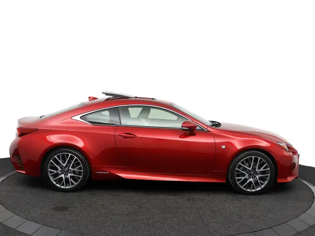 Lexus RC 300h F SPORT Line 2018 Hybride Benzine 13