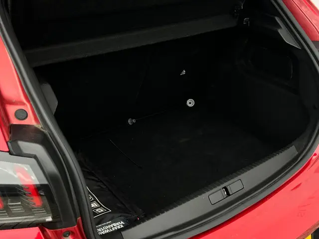 Peugeot 208 1.2 PureTech Allure 2023 Benzine 10