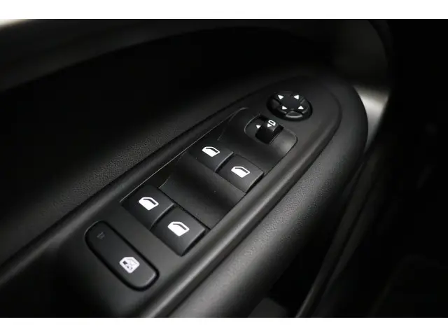 Jeep Avenger 1.2 Altitude 2023 Benzine 18