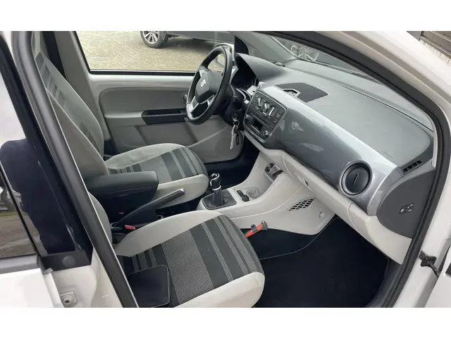 SEAT Mii 1.0 Chill Out 2014 Benzine 11