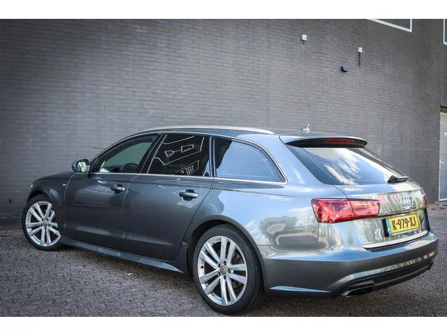 Audi A6 Avant 1.8 TFSI ultra S line Edition 2017 Benzine 2