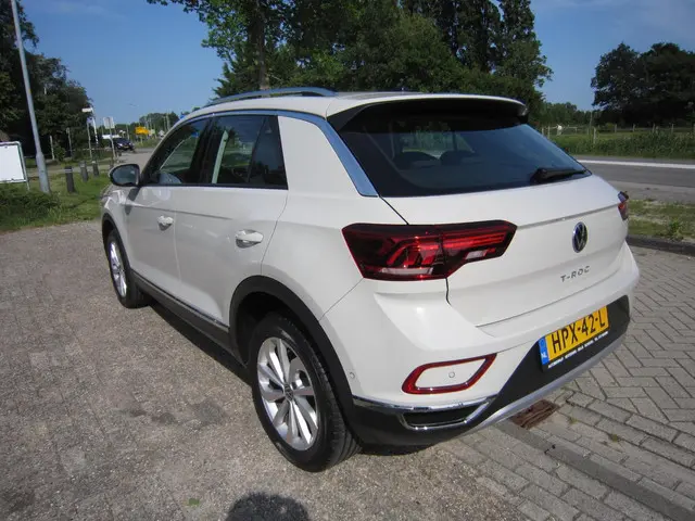 Volkswagen T-Roc 1.5 TSI Aut R-Line Edition 2024 Benzine 5