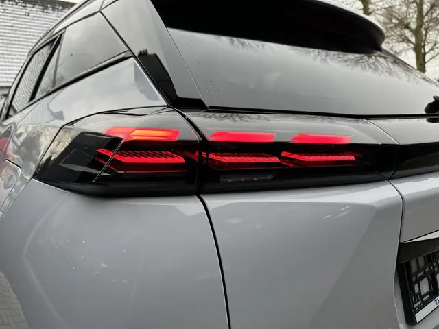 Peugeot 2008 1.2 Turbo 100 PK Allure 2024 Benzine 29