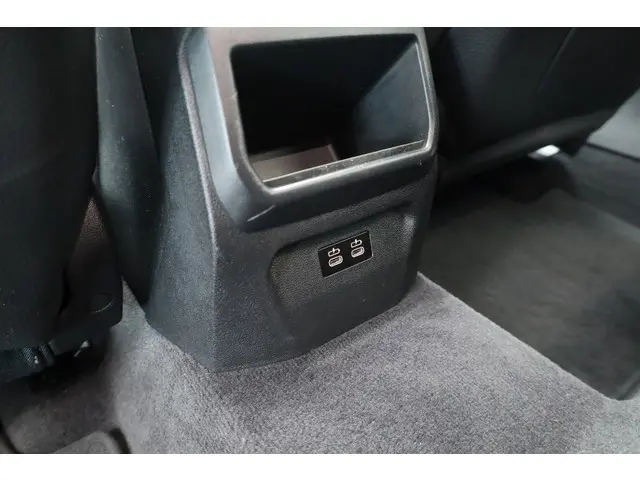 BMW 1 Serie 118i M-Sport Pro - Orig. NL 2024 Benzine 40