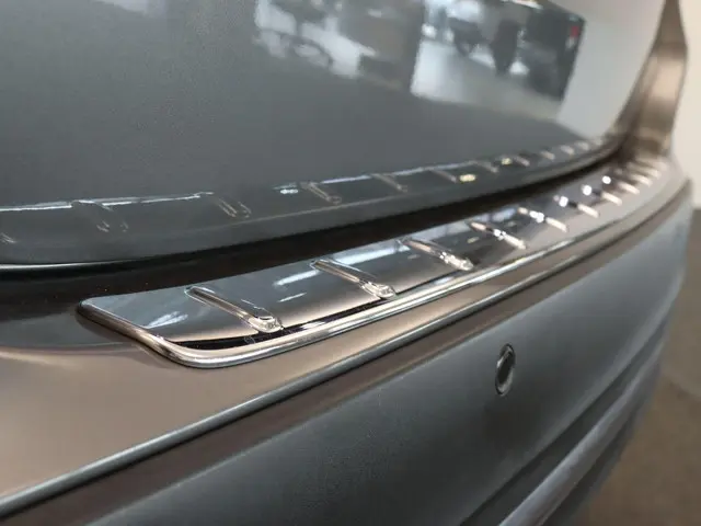 Mercedes-Benz GLA 250 e Style 2020 Hybride Benzine 18