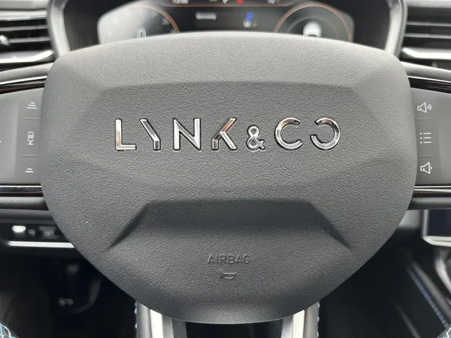 Lynk & Co 01 1.5 2023 Hybride Benzine 62