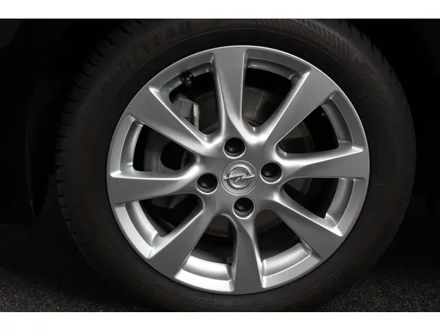 Opel Corsa 1.2 101pk Automaat Edition 2023 Benzine 4