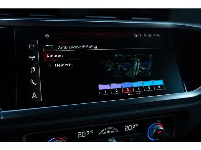 Audi Q3 45 TFSI e S edition 2022 Hybride Benzine 17