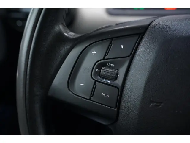 Citroën C4 Cactus 1.2 VTi Feel 2015 Benzine 23