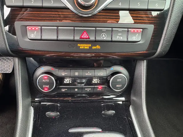 Infiniti Q Q30 1.6t 115kW Luxe 2016 Benzine 18