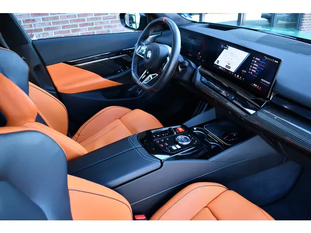 BMW M5 5-serie Touring 2024 Hybride Benzine 44