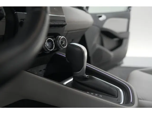 Renault Clio TCe 130 EDC Initiale Paris 2020 Benzine 50