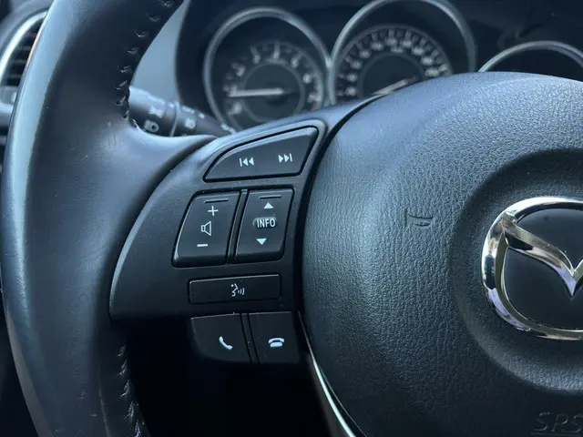 Mazda 6 2.0 TS | Dealer onderhouden | NAP | 2013 Benzine 17