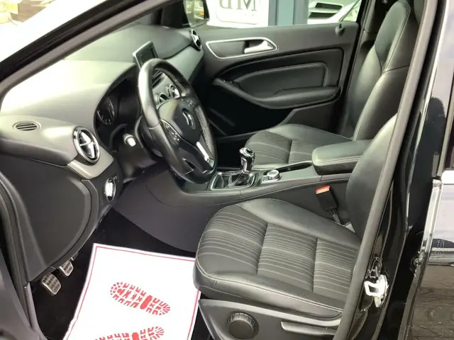 Mercedes-Benz B-Klasse 180 Ambition 2012 Benzine 17