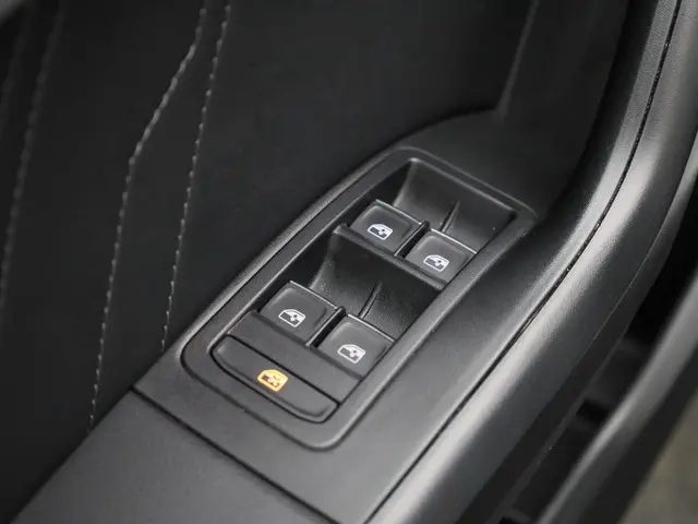 SEAT Ateca 1.5TSI/150PK FL FR DSG 2022 Benzine 23