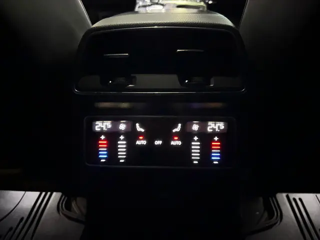 Audi A6 LIMOUSINE 45 TFSI S-LINE PANO 2020 Benzine 26