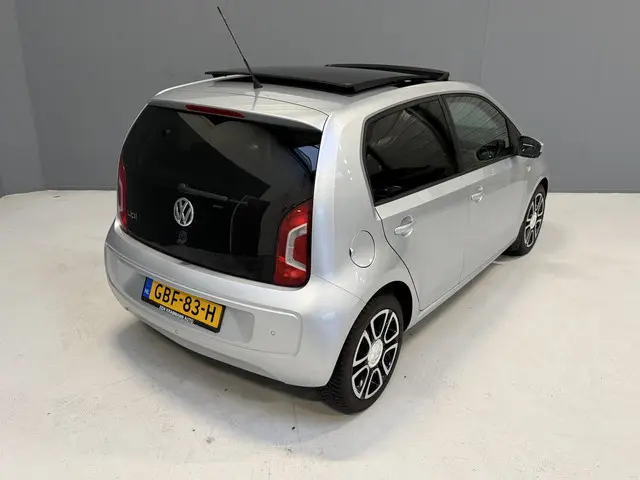 Volkswagen up! 1.0 high up! 2013 Benzine 11