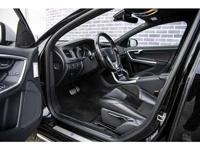 Volvo S60 1.5 T3 R-Design 2016 Benzine 17