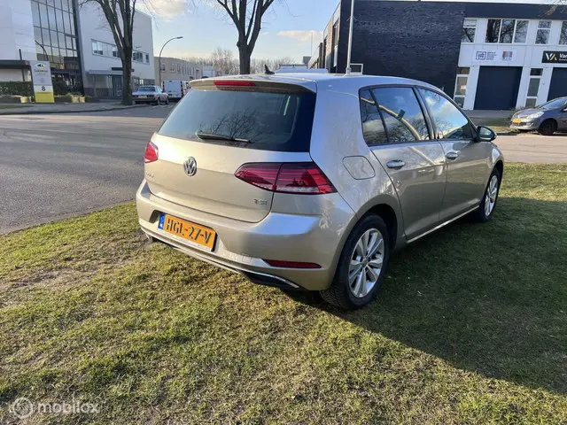 Volkswagen Golf 1.0 TSI Comfortline Business 2017 Benzine 8