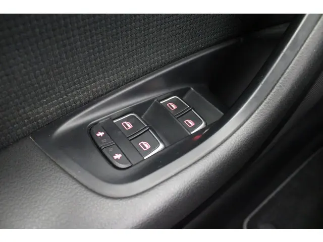 Audi A6 Avant 2.0 TFSI quattro Sport Edition 2015 Benzine 23