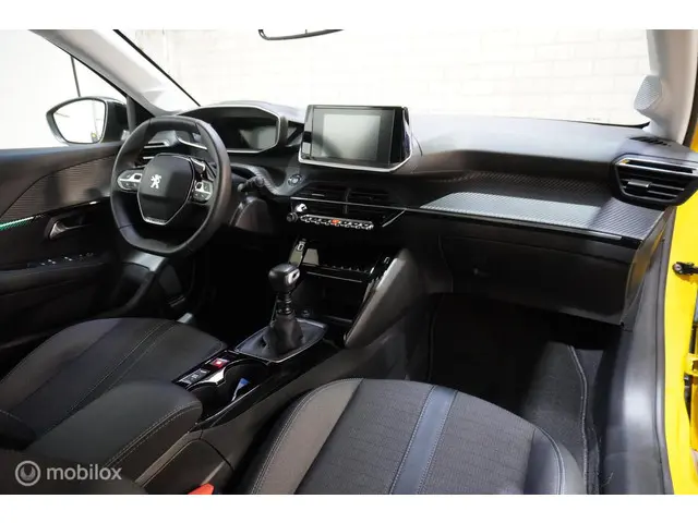 Peugeot 208 1.2 PureTech Allure Pack 2023 Benzine 17