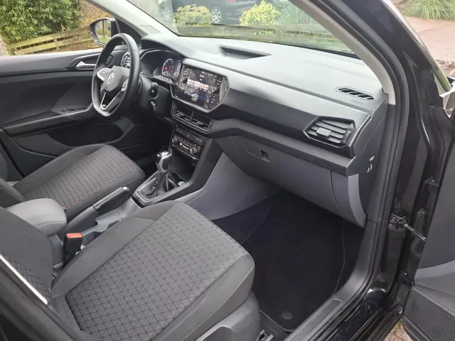 Volkswagen T-Cross 1.0 TSI Life DSG 2020 Benzine 19