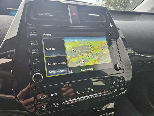 Toyota Prius 1.8 Plug-in Dynamic 2022 Hybride Benzine 25