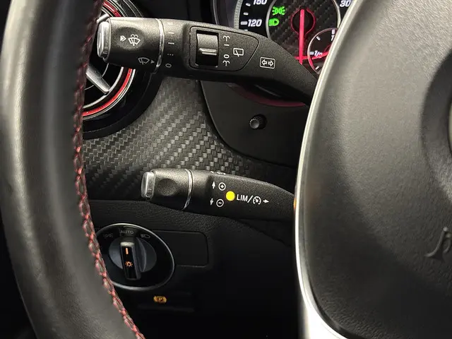 Mercedes-Benz A-Klasse AMG 45 4MATIC 2017 Benzine 31