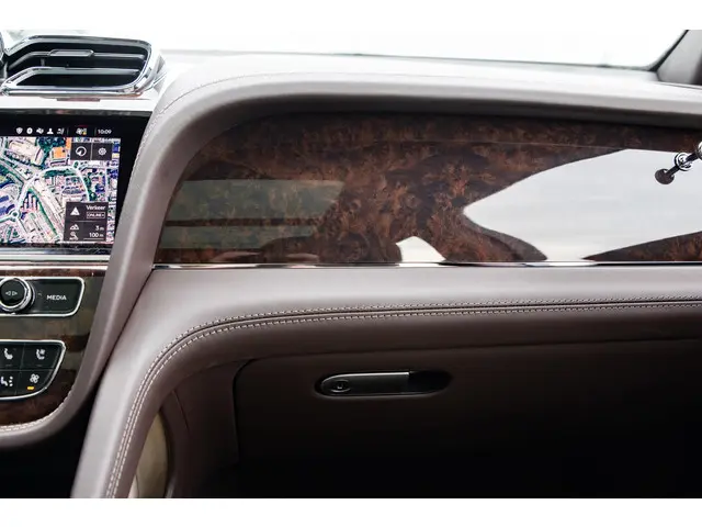 Bentley Bentayga 3.0 V6 Hybrid 2022 Hybride Benzine 87