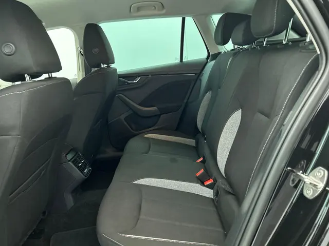 Škoda Kamiq 1.0 TSI Business Edition DSG 2025 Benzine 29